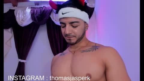 Snapshot of thomas_k7 chatting on October 22, 7:26 pm Thomas online show from October 22, 7:26 pm