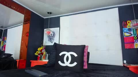 ---Thomas--- online show from March 12, 7:46 am