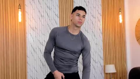 Snapshot of thomas_walker0 chatting on September 18, 12:20 pm Thomas online show from September 18, 12:20 pm