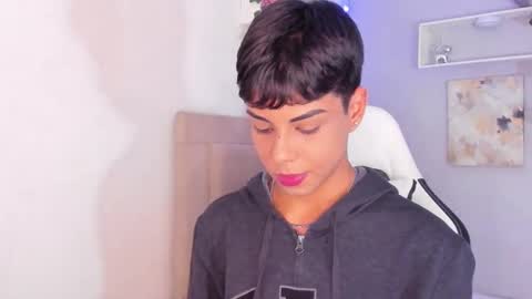 Snapshot of thomas_wild chatting on October 20, 10:09 am Thomas online show from October 20, 10:09 am