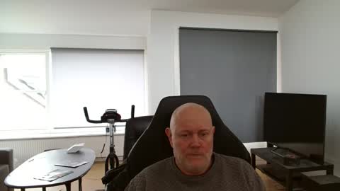 Snapshot of thomash32 chatting on October 15, 2:51 pm thomash32 online show from October 15, 2:51 pm
