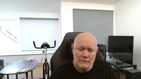 Snapshot of thomash32 chatting on September 17, 7:34 am thomash32 online show from September 17, 7:34 am