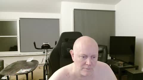 Snapshot of thomash32 chatting on September 15, 11:17 pm thomash32 online show from September 15, 11:17 pm