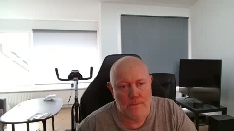 Snapshot of thomash32 chatting on September 18, 3:27 pm thomash32 online show from September 18, 3:27 pm