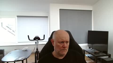 Snapshot of thomash32 chatting on October 10, 8:42 am thomash32 online show from October 10, 8:42 am