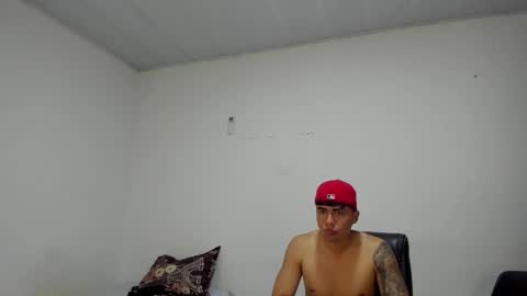 Snapshot of thomson_hot01 chatting on October 10, 5:46 am thomson_hot01 online show from October 10, 5:46 am