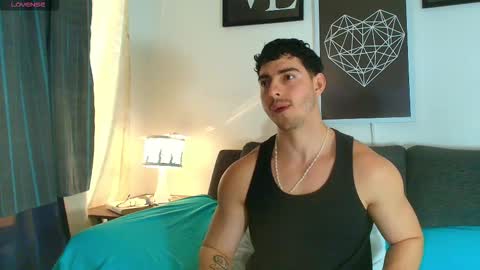 thomylov online show from November 18, 4:32 pm