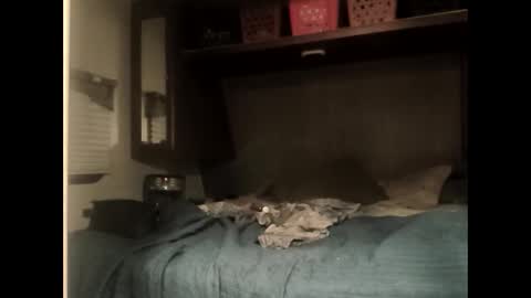 thongstud1986 online show from November 11, 4:58 am