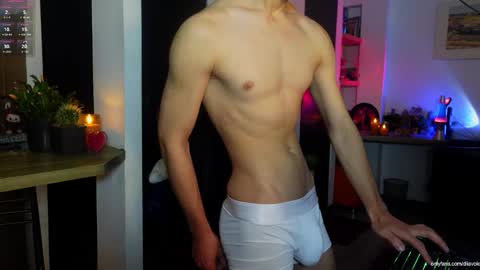   L e a n d e r   25OFF ON MY OF online show from March 7, 6:30 pm