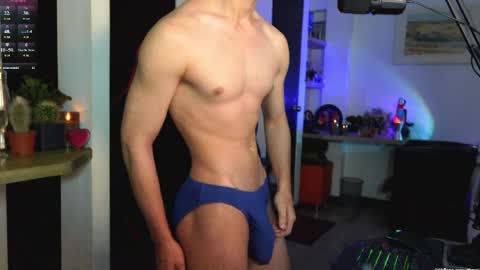   L e a n d e r   25OFF ON MY OF online show from April 15, 4:21 pm