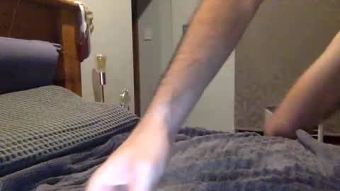 Snapshot of throbmasterr chatting on February 10, 9:47 am throbmasterr online show from February 10, 9:47 am