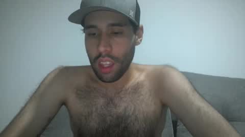 Snapshot of throwawayyourgun chatting on January 21, 9:15 pm Luka online show from January 21, 9:15 pm