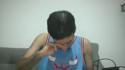 Snapshot of throwawayyourgun chatting on February 15, 3:06 pm Luka online show from February 15, 3:06 pm