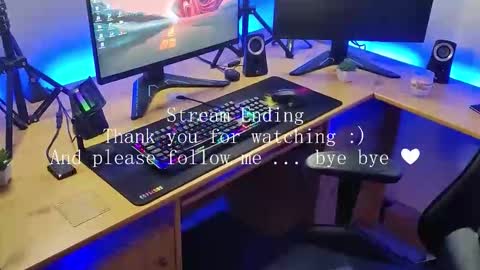 Snapshot of thunderbird02 chatting on October 18, 2:54 pm Follow me Sgame por favor online show from October 18, 2:54 pm