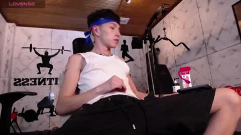 Tiam Muller online show from December 23, 4:29 am