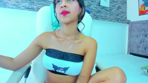 Snapshot of tiana_glowxxx chatting on March 10, 7:18 pm Tiana online show from March 10, 7:18 pm