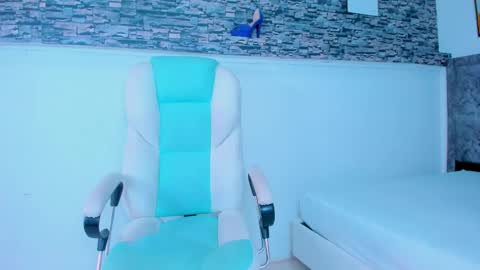 Snapshot of tiana_glowxxx chatting on February 23, 11:44 am Tiana online show from February 23, 11:44 am