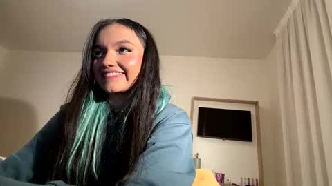 Tiana Le online show from March 10, 12:59 am