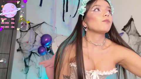 Tiana Le online show from November 1, 12:11 am