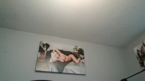 ticklemepink696969 online show from March 3, 7:39 pm