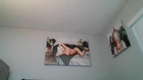 ticklemepink696969 online show from January 19, 9:45 pm