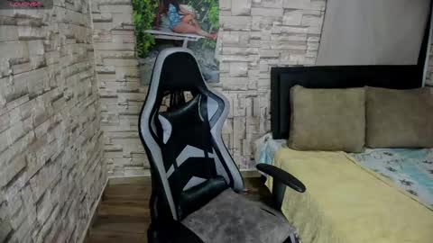 leidy online show from January 8, 2:06 am