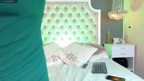 Snapshot of tifannywolf_ chatting on October 7, 5:53 pm Your Princess Tif online show from October 7, 5:53 pm