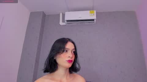 Snapshot of tiffany_mendez chatting on October 8, 12:22 pm tiffany_mendez online show from October 8, 12:22 pm