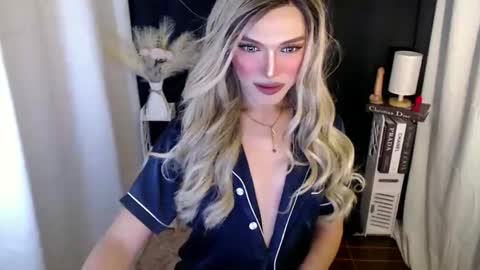 tiffany online show from November 9, 9:39 pm