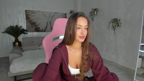 Tiffany Houston online show from January 10, 6:30 am