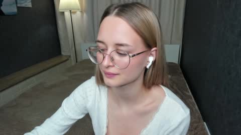 Snapshot of tiffanyhunt chatting on January 27, 6:31 pm Tiffany online show from January 27, 6:31 pm