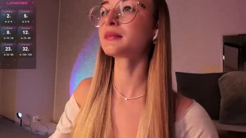 Snapshot of tiffanyhunt chatting on October 20, 1:05 pm Tiffany online show from October 20, 1:05 pm