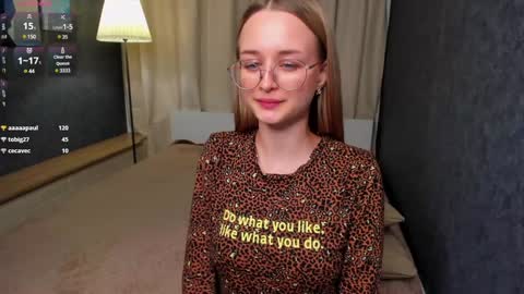Snapshot of tiffanyhunt chatting on February 5, 7:20 pm Tiffany online show from February 5, 7:20 pm
