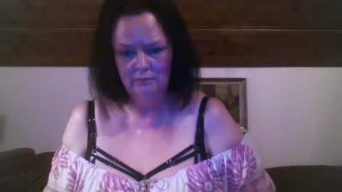 Snapshot of tiffanymature chatting on September 8, 5:45 pm TiffanyMature online show from September 8, 5:45 pm