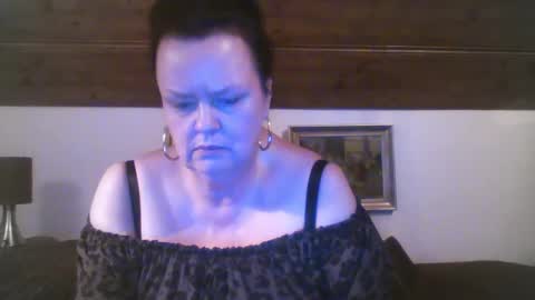 Snapshot of tiffanymature chatting on September 17, 9:29 pm TiffanyMature online show from September 17, 9:29 pm