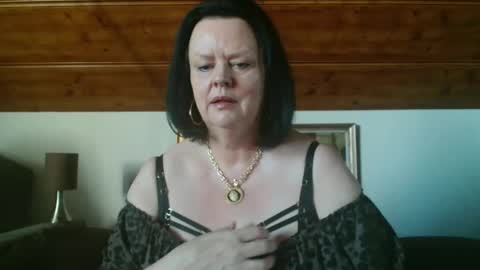 Snapshot of tiffanymature chatting on September 27, 8:12 am TiffanyMature online show from September 27, 8:12 am