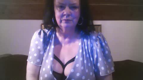 Snapshot of tiffanymature chatting on September 12, 8:55 pm TiffanyMature online show from September 12, 8:55 pm