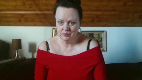 Snapshot of tiffanymature chatting on September 25, 7:59 am TiffanyMature online show from September 25, 7:59 am