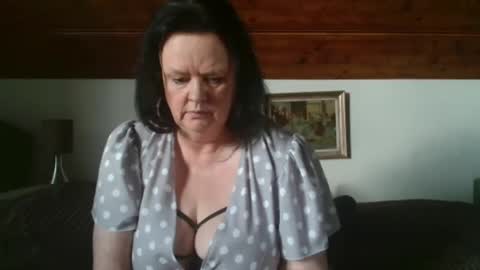 Snapshot of tiffanymature chatting on September 29, 2:16 pm TiffanyMature online show from September 29, 2:16 pm