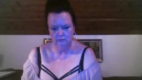 Snapshot of tiffanymature chatting on September 9, 6:30 pm TiffanyMature online show from September 9, 6:30 pm