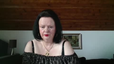 Snapshot of tiffanymature chatting on October 8, 7:36 am TiffanyMature online show from October 8, 7:36 am