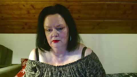 TiffanyMature online show from December 22, 11:22 pm