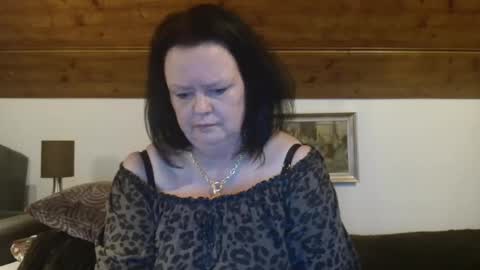 Snapshot of tiffanymature chatting on October 2, 10:52 pm TiffanyMature online show from October 2, 10:52 pm