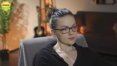 tiffanyriox online show from February 6, 12:58 am