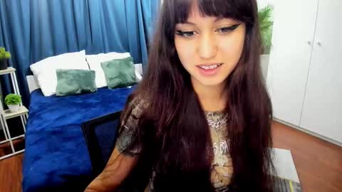 tiffanyyoun online show from September 28, 10:46 am