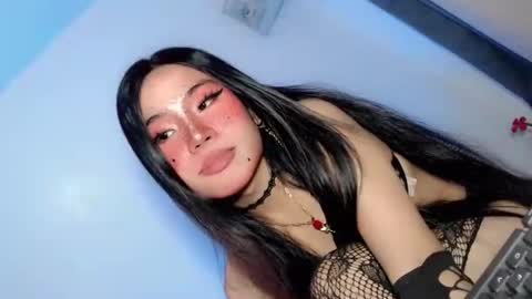 tight_elliana online show from December 22, 11:33 pm