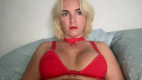 CaliforniaGoddess online show from December 24, 2:44 pm