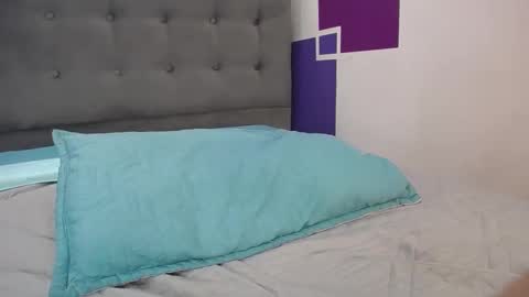 Snapshot of tiiny_emilly chatting on September 27, 12:19 am tiiny emilly online show from September 27, 12:19 am