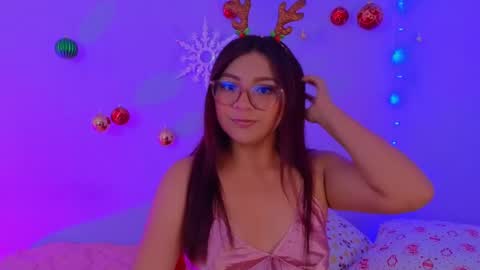 Tila Tequila online show from December 14, 2:33 am