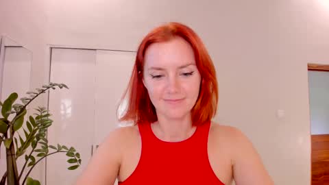 Snapshot of timissi chatting on February 15, 3:42 am Timis but I prefer you whisper to my ear my girl online show from February 15, 3:42 am